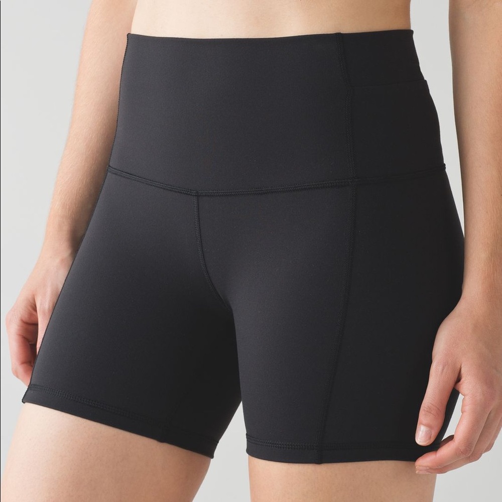 Lululemon wunder shorts size 4